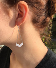 Charger l'image dans la galerie, Boucles d'oreilles triangles argentées