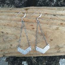 Charger l'image dans la galerie, Boucles d'oreilles triangles argentées