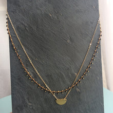 Charger l'image dans la galerie, Collier chaîne perlée noire et demi-lune