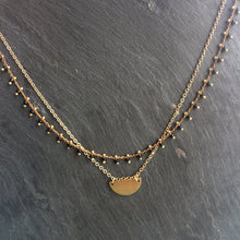 Charger l'image dans la galerie, Collier chaîne perlée noire et demi-lune