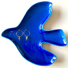 Charger l&#39;image dans la galerie, Créoles hirondelles en acier doré