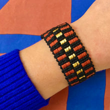 Charger l&#39;image dans la galerie, Bracelet tissé fauve
