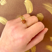 Charger l&#39;image dans la galerie, Bague en acier doré et pierres