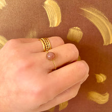 Charger l&#39;image dans la galerie, Bague en acier doré et pierres