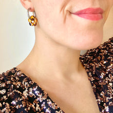 Charger l&#39;image dans la galerie, Créoles fleurs léopard en acier