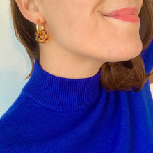 Charger l&#39;image dans la galerie, Créoles fleurs léopard en acier doré