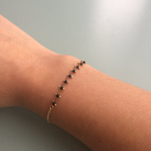 Bracelet chaîne perlée noire
