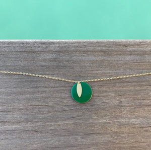 Collier disque émaillé vert & doré
