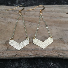 Charger l&#39;image dans la galerie, Boucles d&#39;oreilles triangles dorées