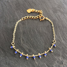 Charger l&#39;image dans la galerie, Bracelet chaîne perlée bleue