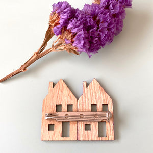 Broche maisons violette & dorée