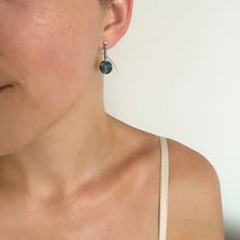 Charger l&#39;image dans la galerie, Boucles d&#39;oreilles tiges bougainvillier