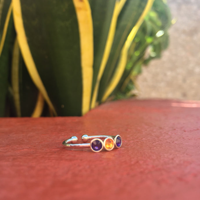 Bague argentée & Swarovski parme et opale